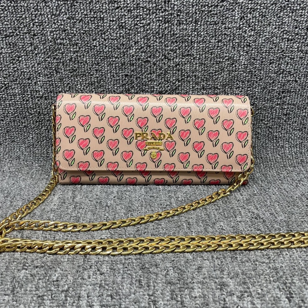 100% Authentic Prada Vitello Move Wallet on Chain - Picture 1 of 14